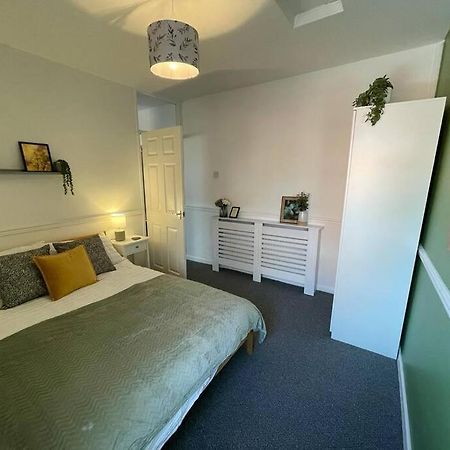 2 Bed Central Cardiff Apartment - Sleeps Five! Екстер'єр фото