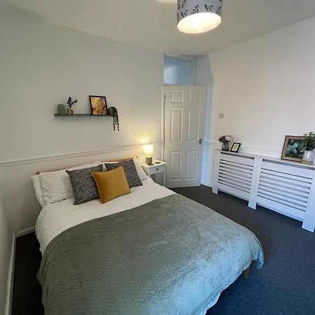 2 Bed Central Cardiff Apartment - Sleeps Five! Екстер'єр фото