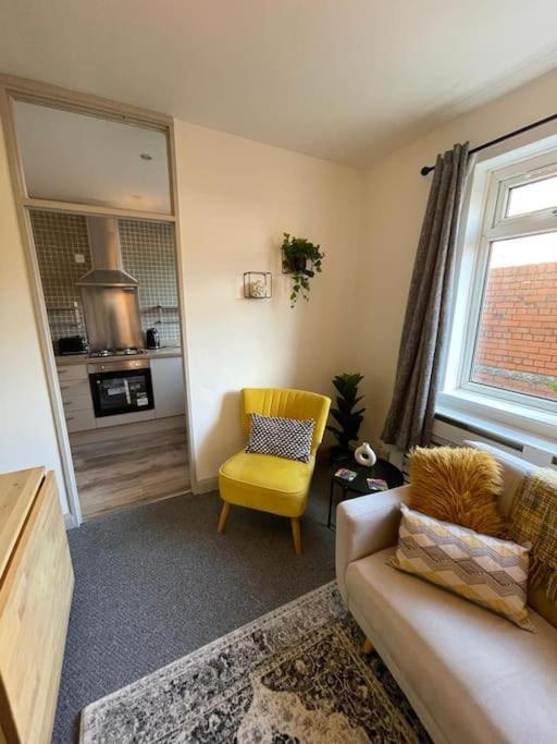 2 Bed Central Cardiff Apartment - Sleeps Five! Екстер'єр фото