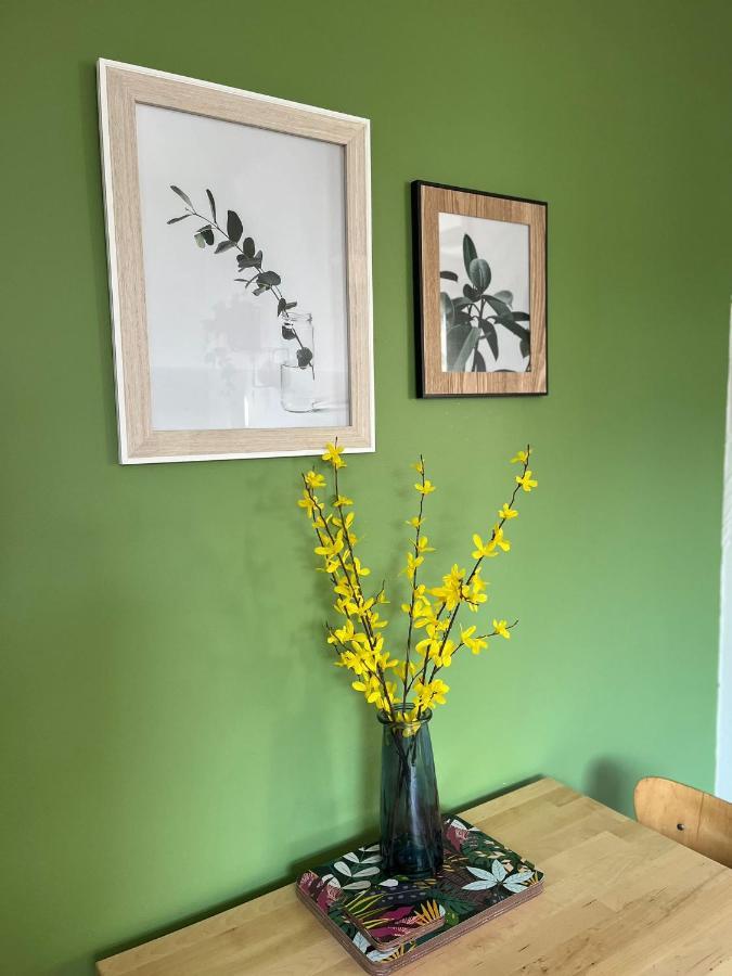 2 Bed Central Cardiff Apartment - Sleeps Five! Екстер'єр фото